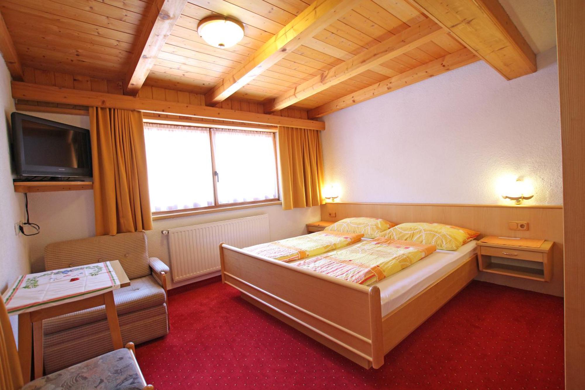 Gaesteheim Anni Winkler Nauders Room photo